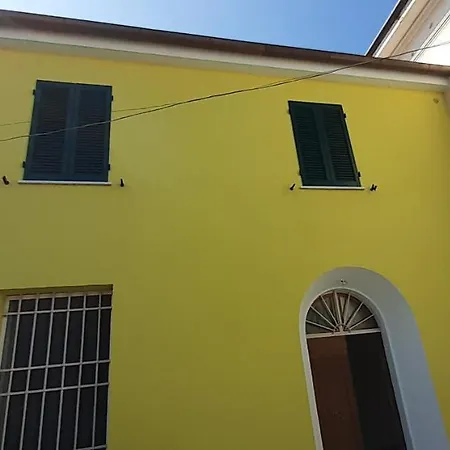 La Casa Gialla Del Ristoro Agricolo * Vecchiano