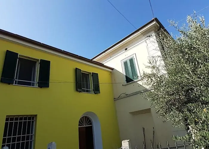 La Casa Gialla Del Ristoro Agricolo 別荘 *